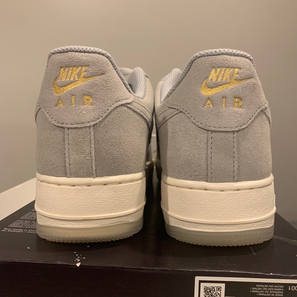 NWB Nike Air Force 1 07 LV8 Smoke Gray Mens Sneakers sz 9.5 - Picture 14 of 14